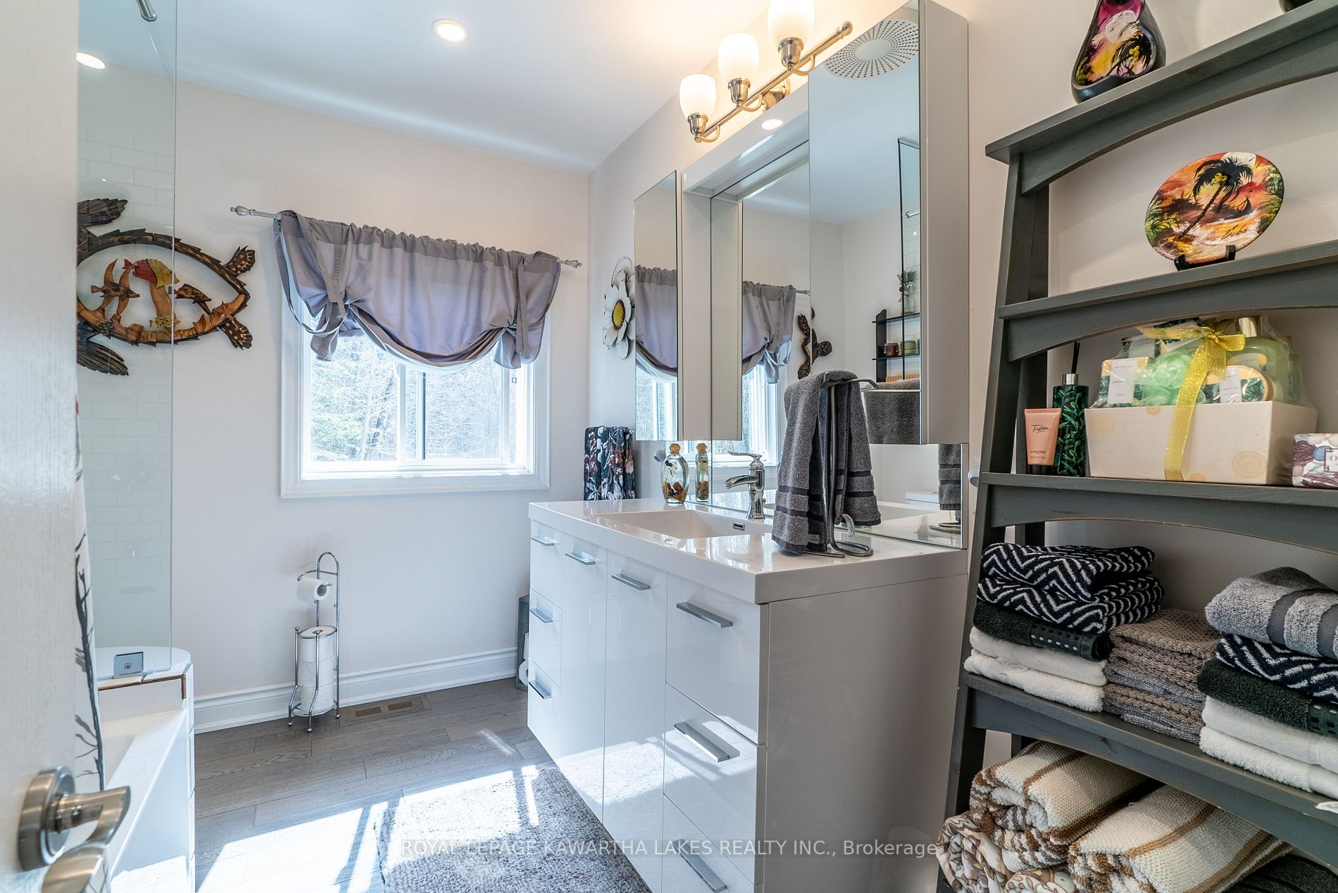Listing X6705710 - Large Photo # 26