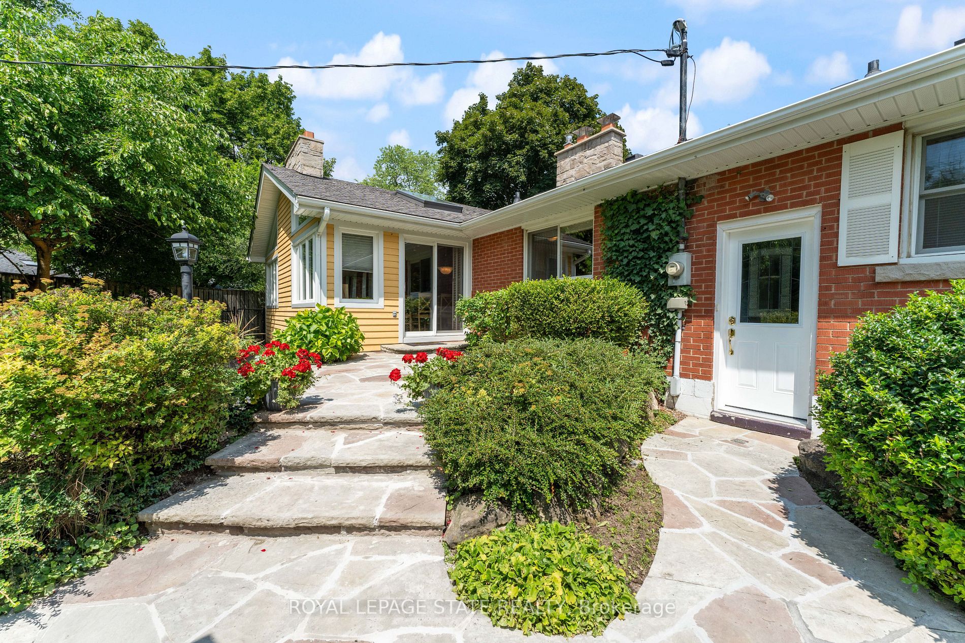 98 Hadley Dr