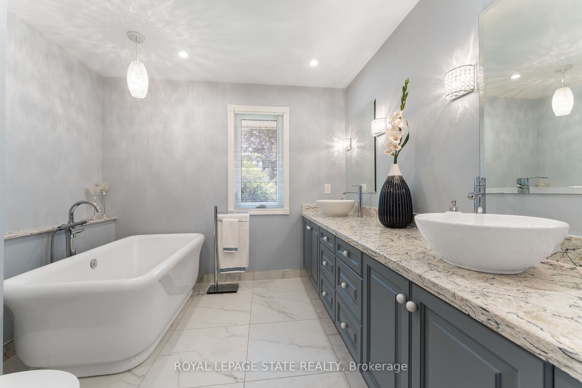 98 Hadley Dr