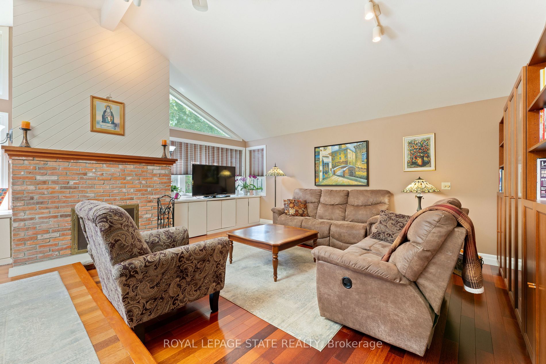 98 Hadley Dr
