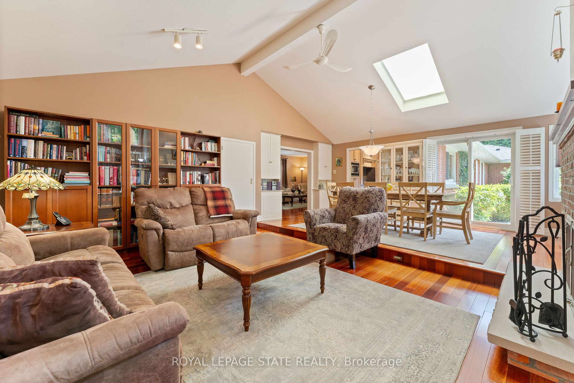 98 Hadley Dr