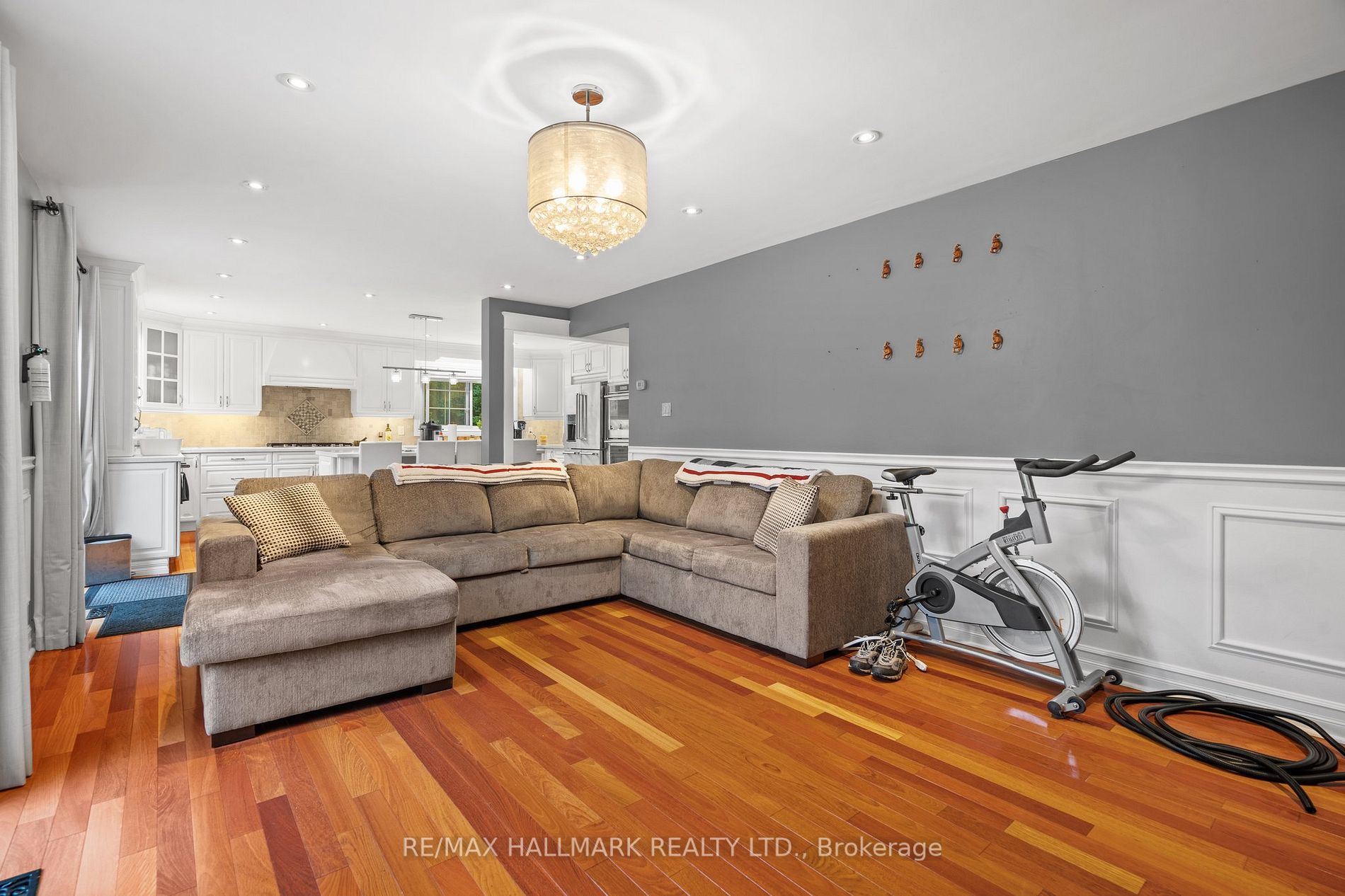 33 Sandal wood Drive