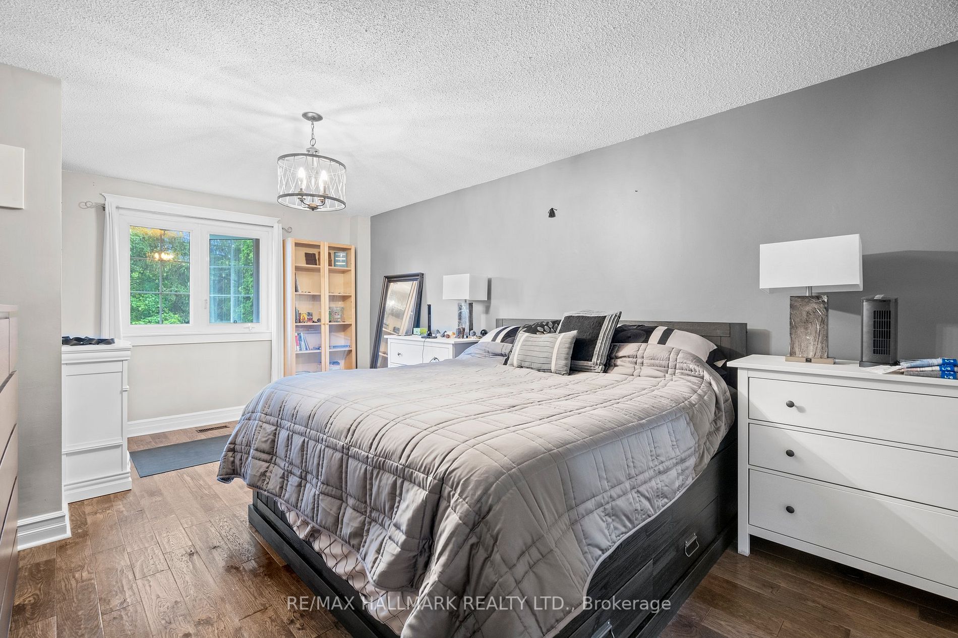 33 Sandal wood Drive