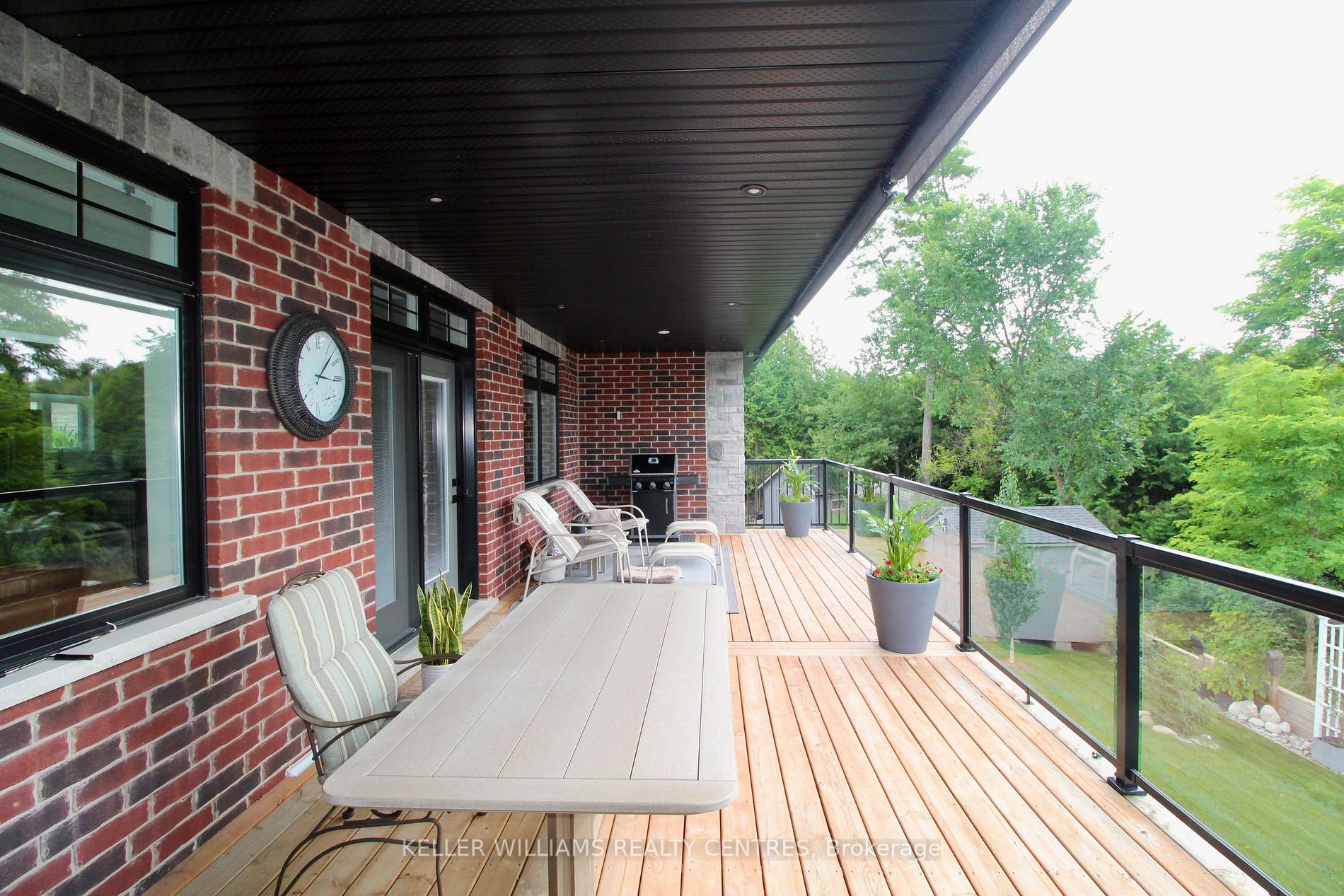 220 Djay Cres