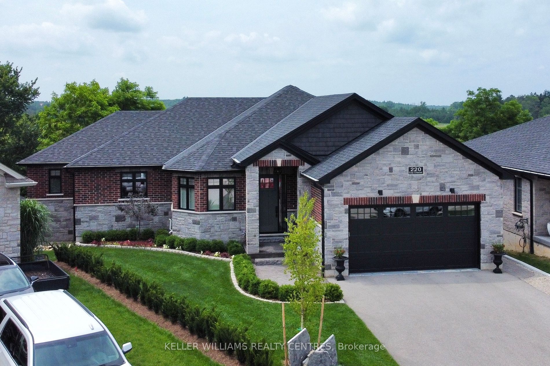 220 Djay Cres