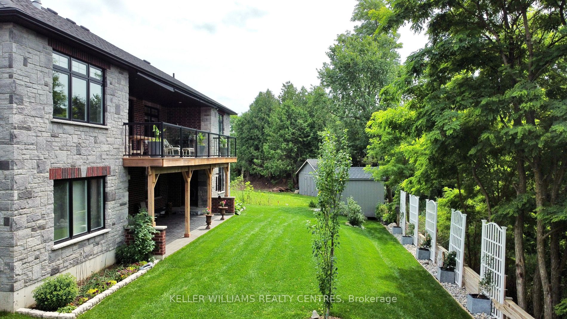 220 Djay Cres