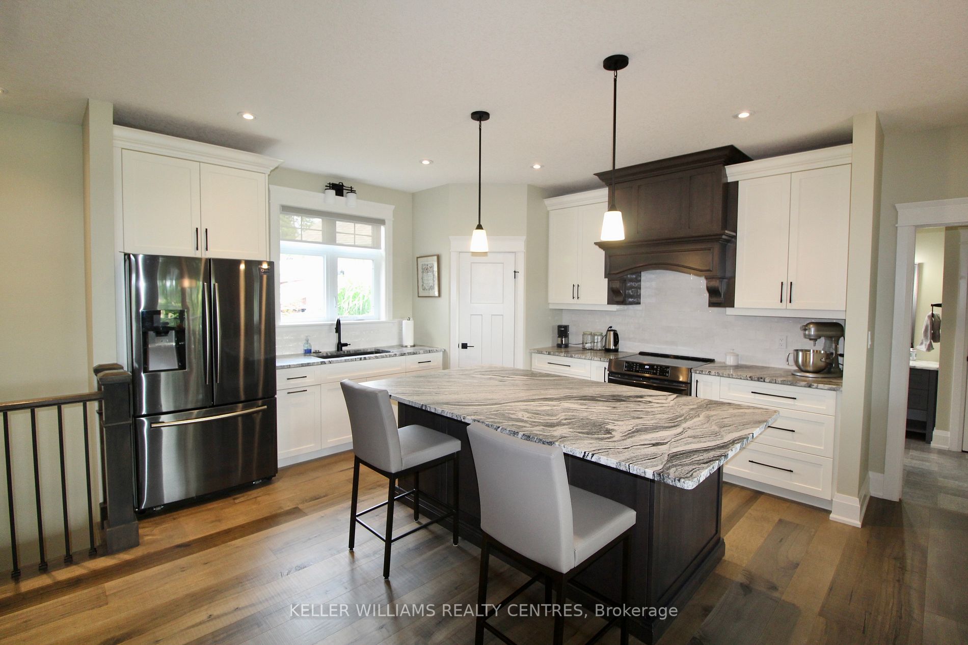 220 Djay Cres
