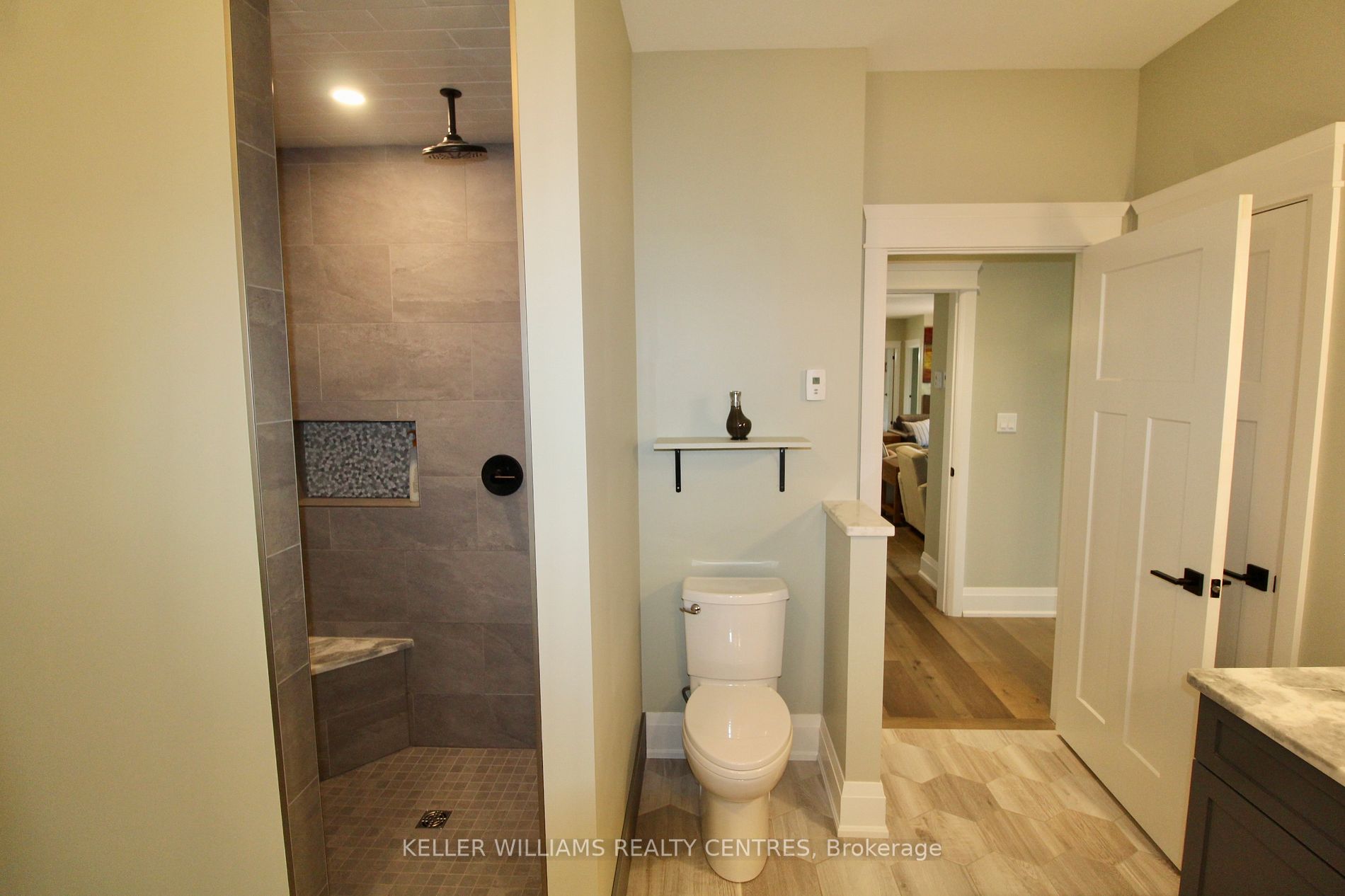 220 Djay Cres