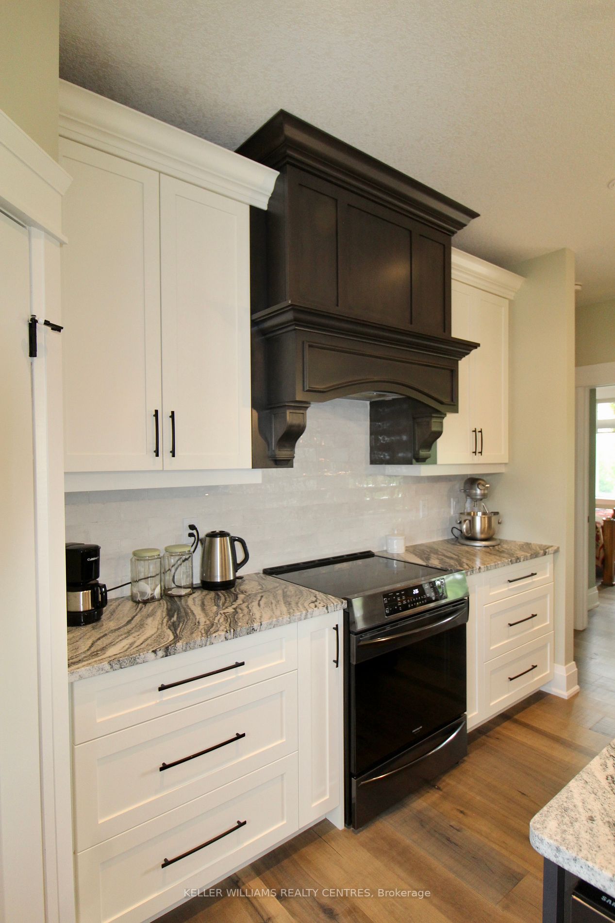 220 Djay Cres