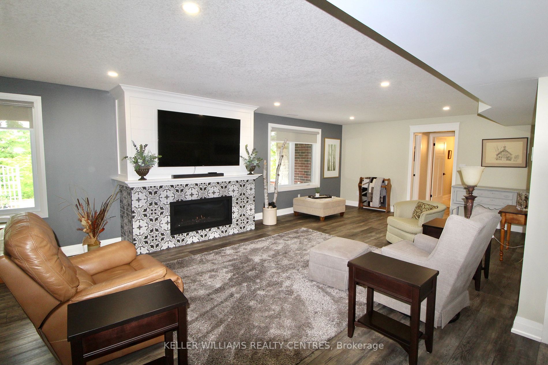220 Djay Cres