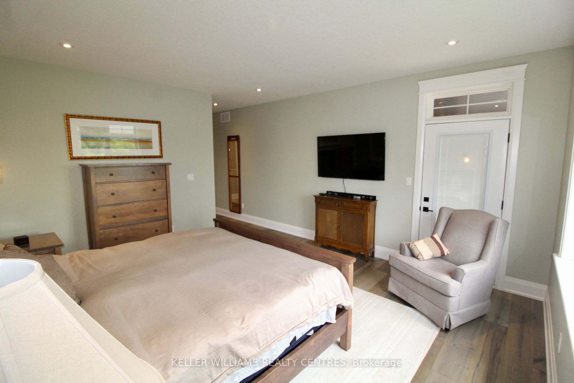 220 Djay Cres