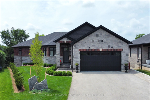 220 Djay Cres, West Grey