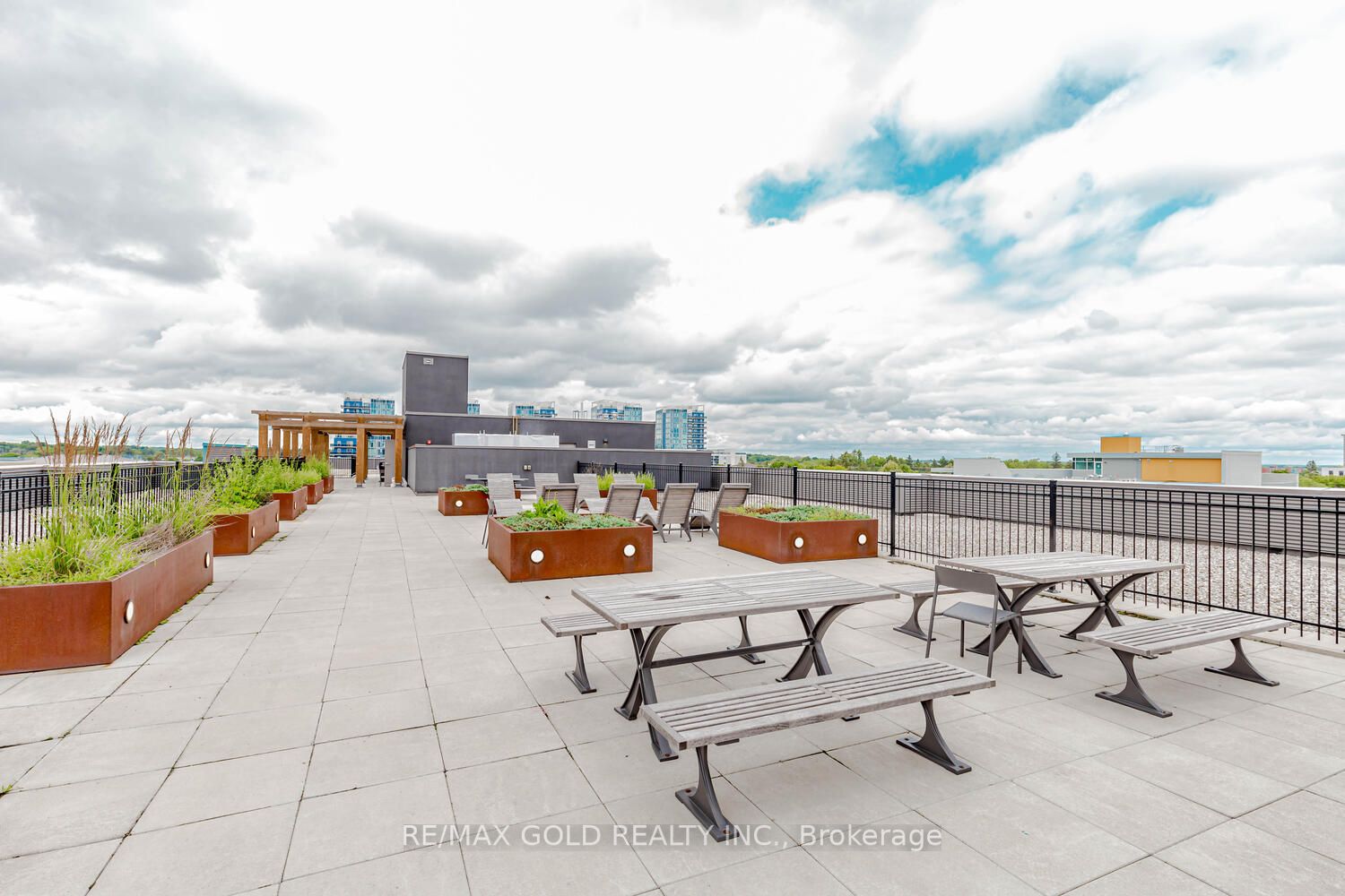 308 Lester Street, #202
