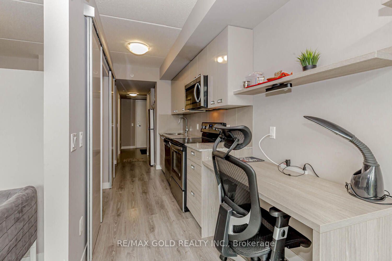 308 Lester Street, #202