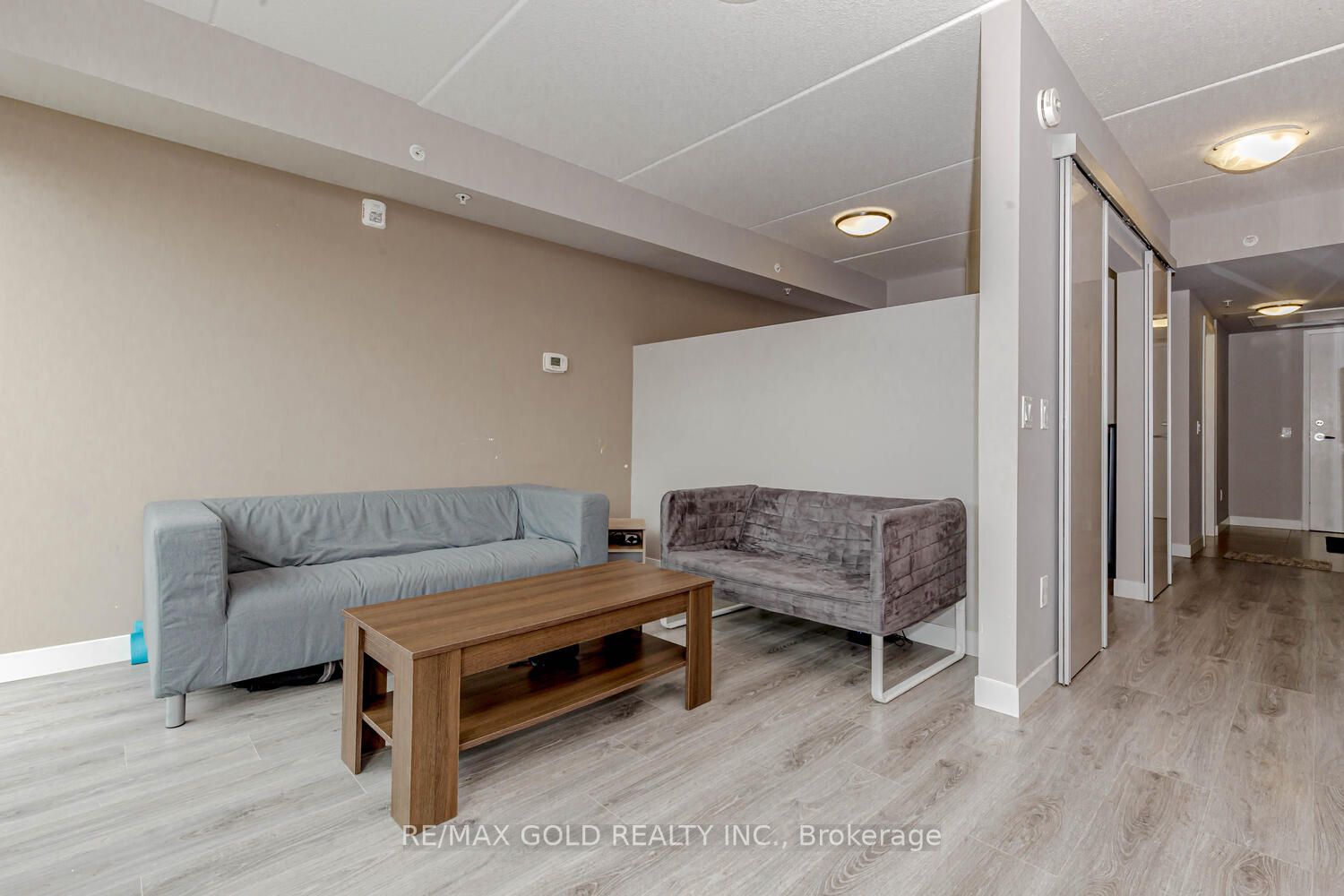 308 Lester Street, #202