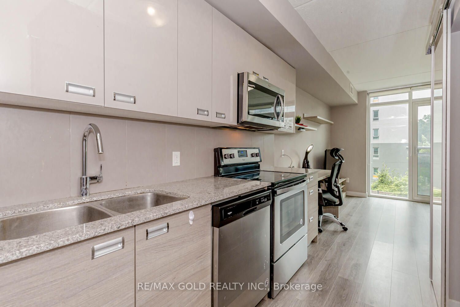 308 Lester Street, #202