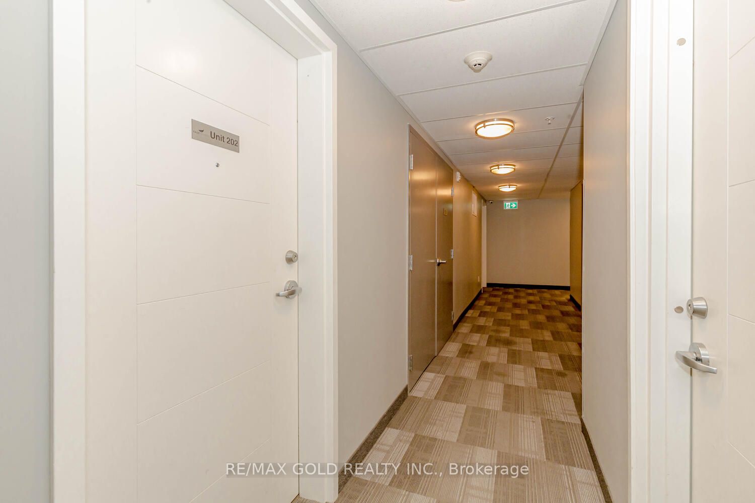 308 Lester Street, #202