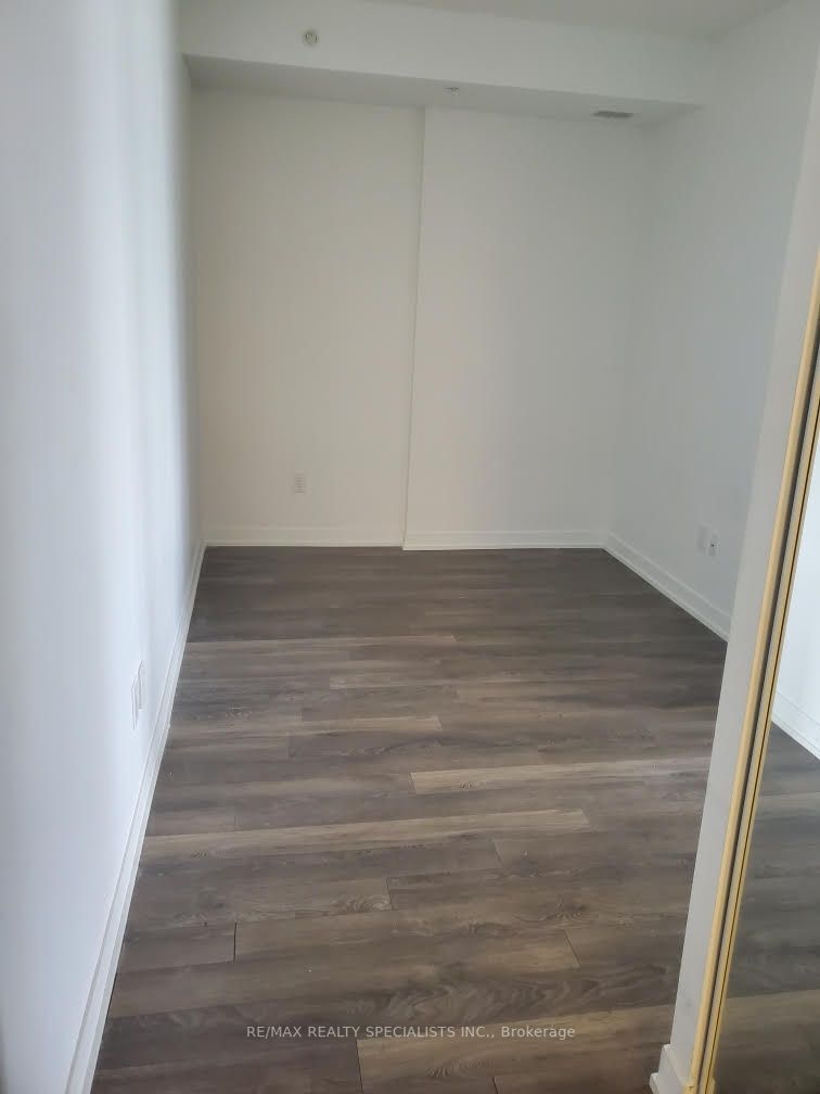550 North Service Rd, #313