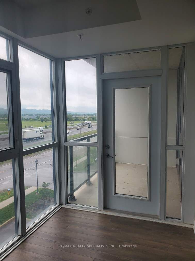 550 North Service Rd, #313