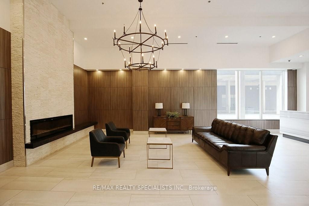 550 North Service Rd, #313