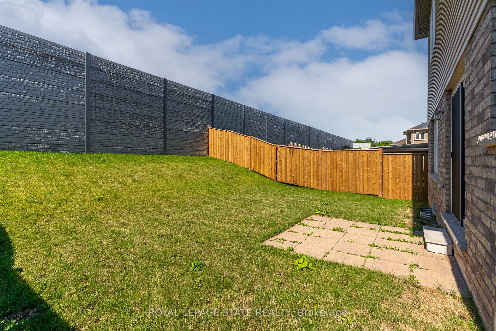 84 Lorne Ave
