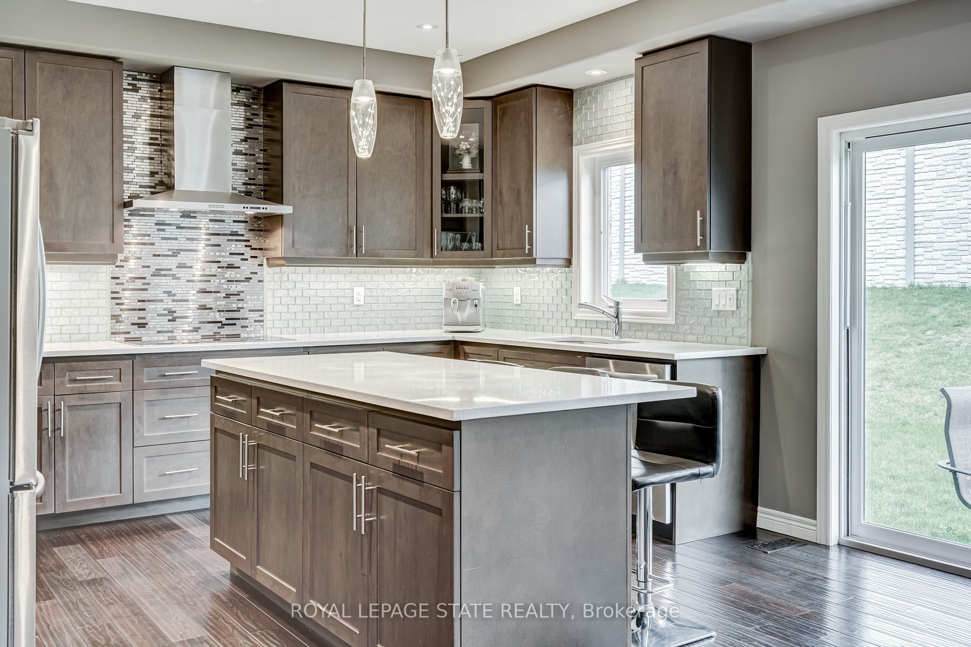 84 Lorne Ave
