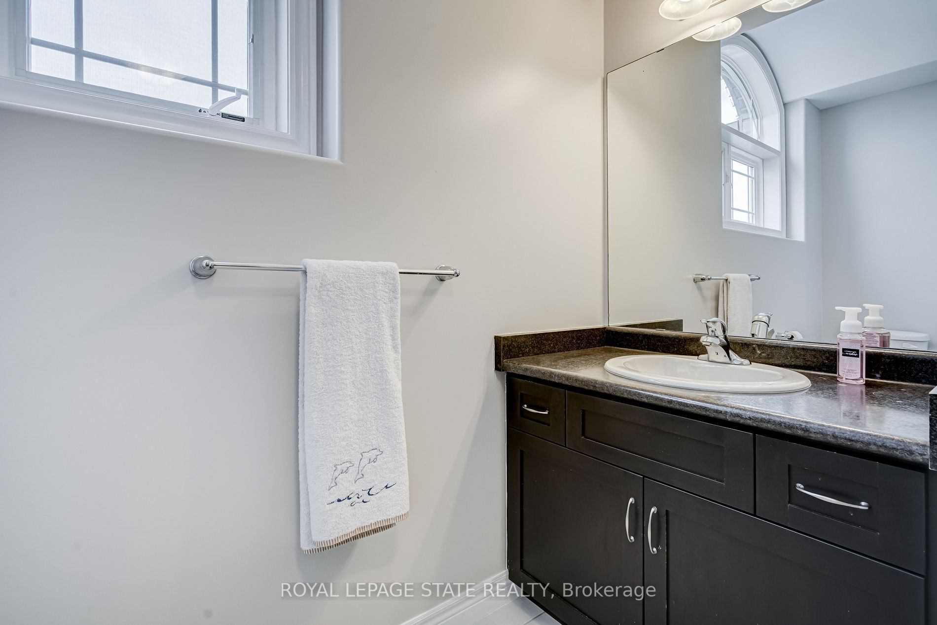 84 Lorne Ave