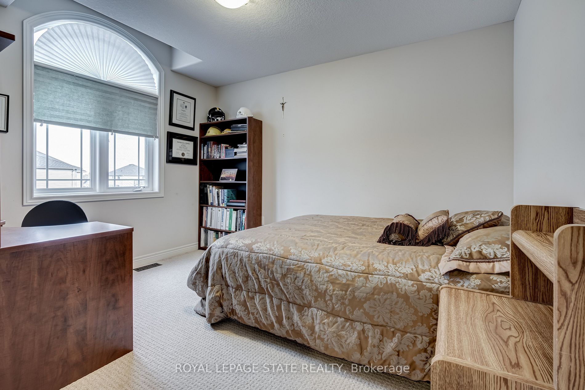 84 Lorne Ave