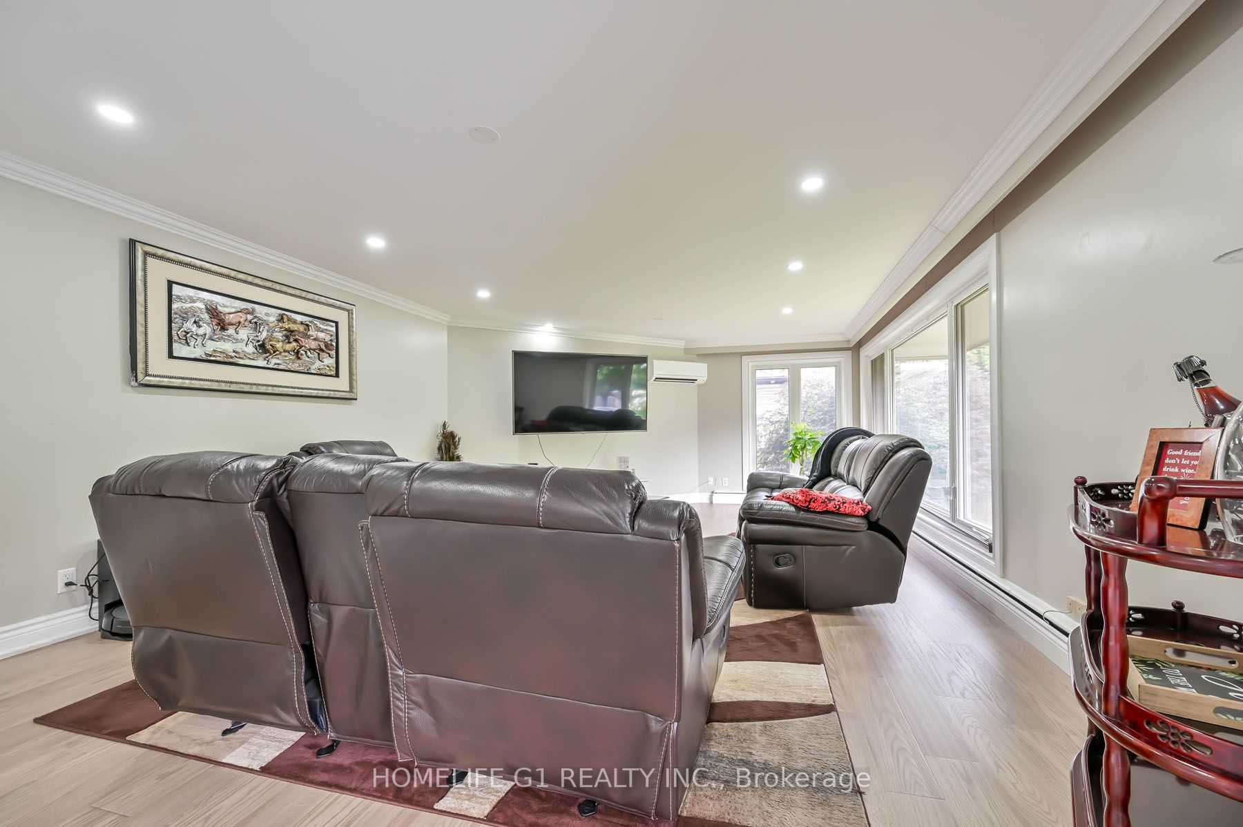 10 Douglas Pl