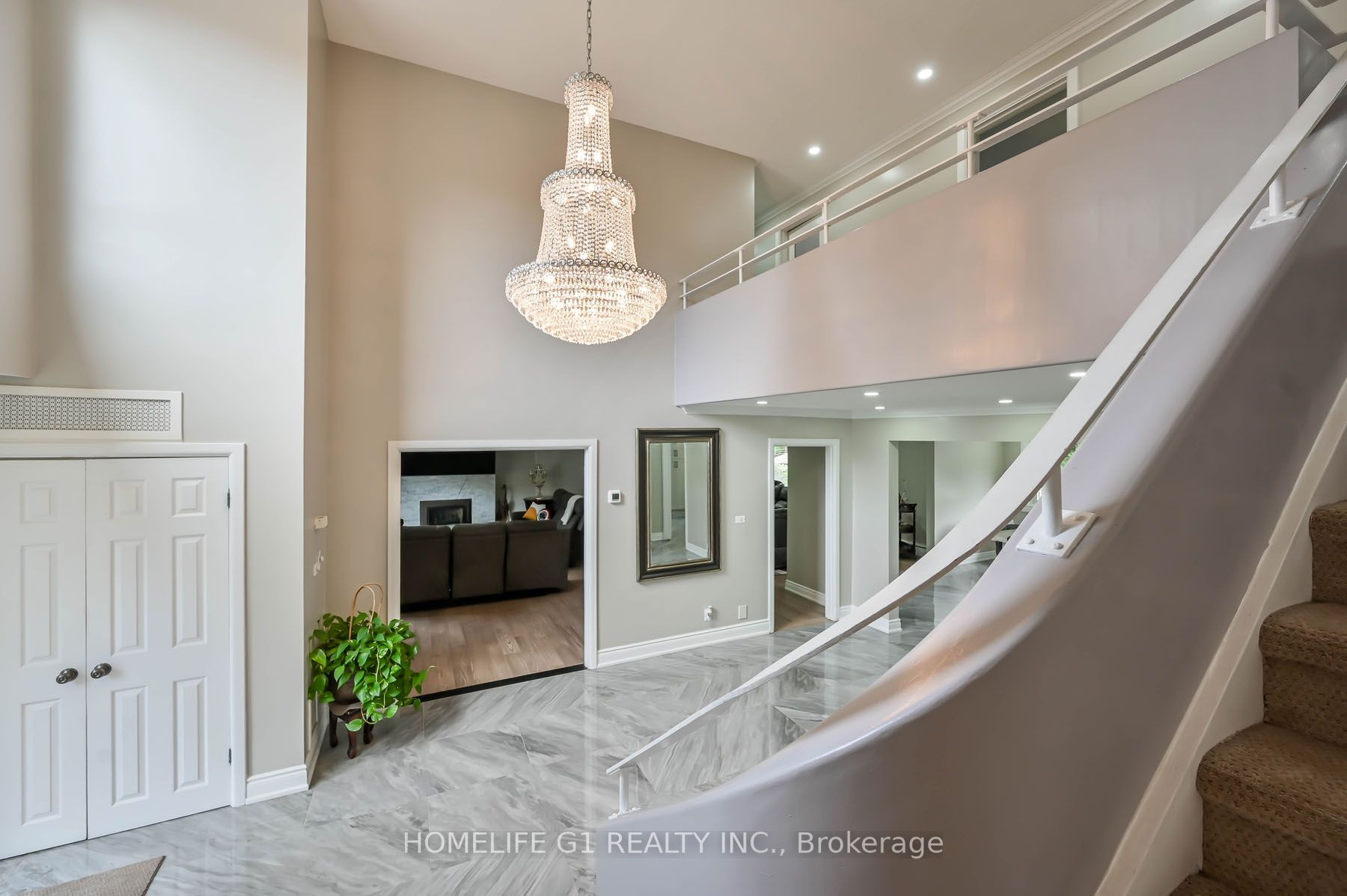 10 Douglas Pl