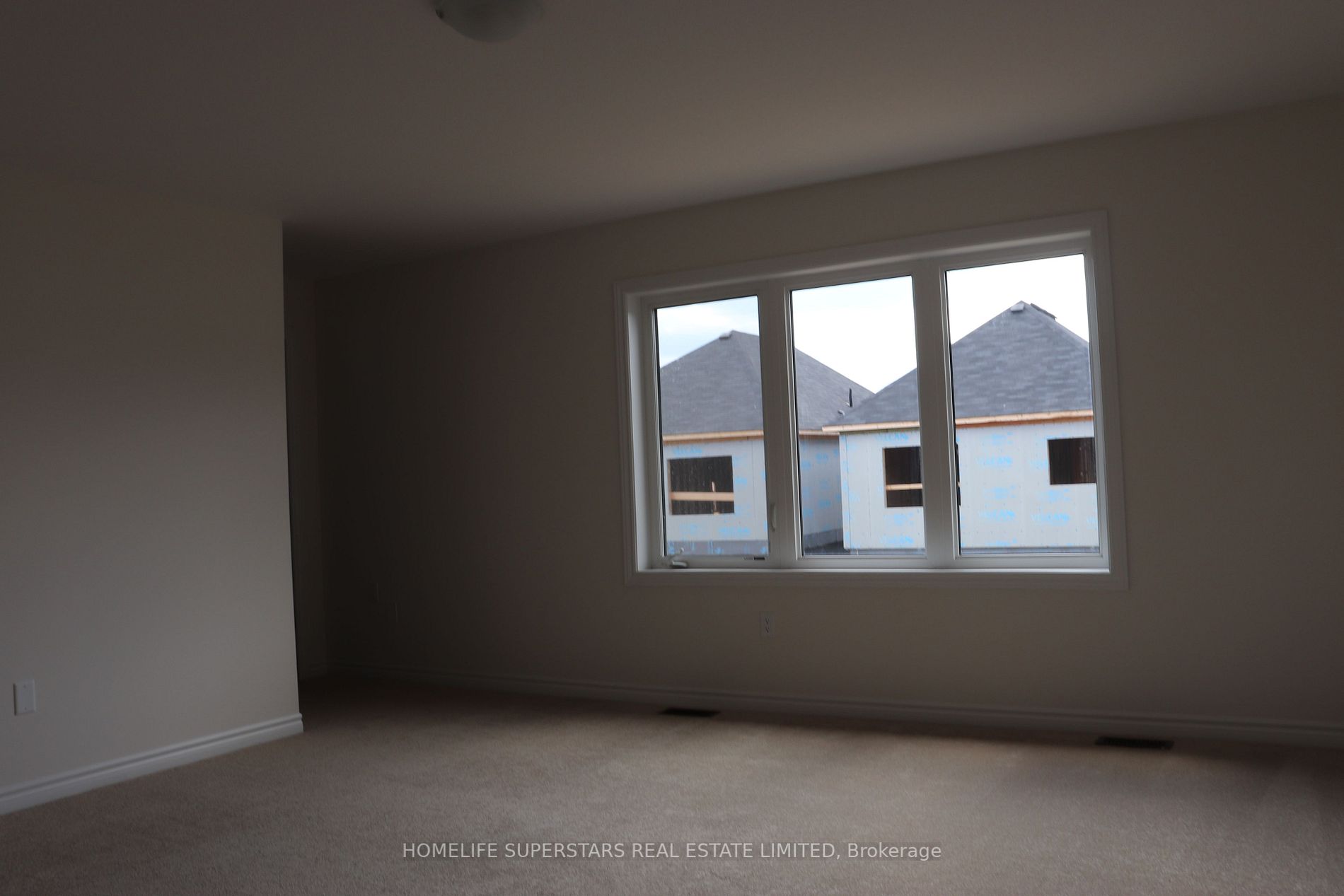 Listing X6710952 - Large Photo # 3