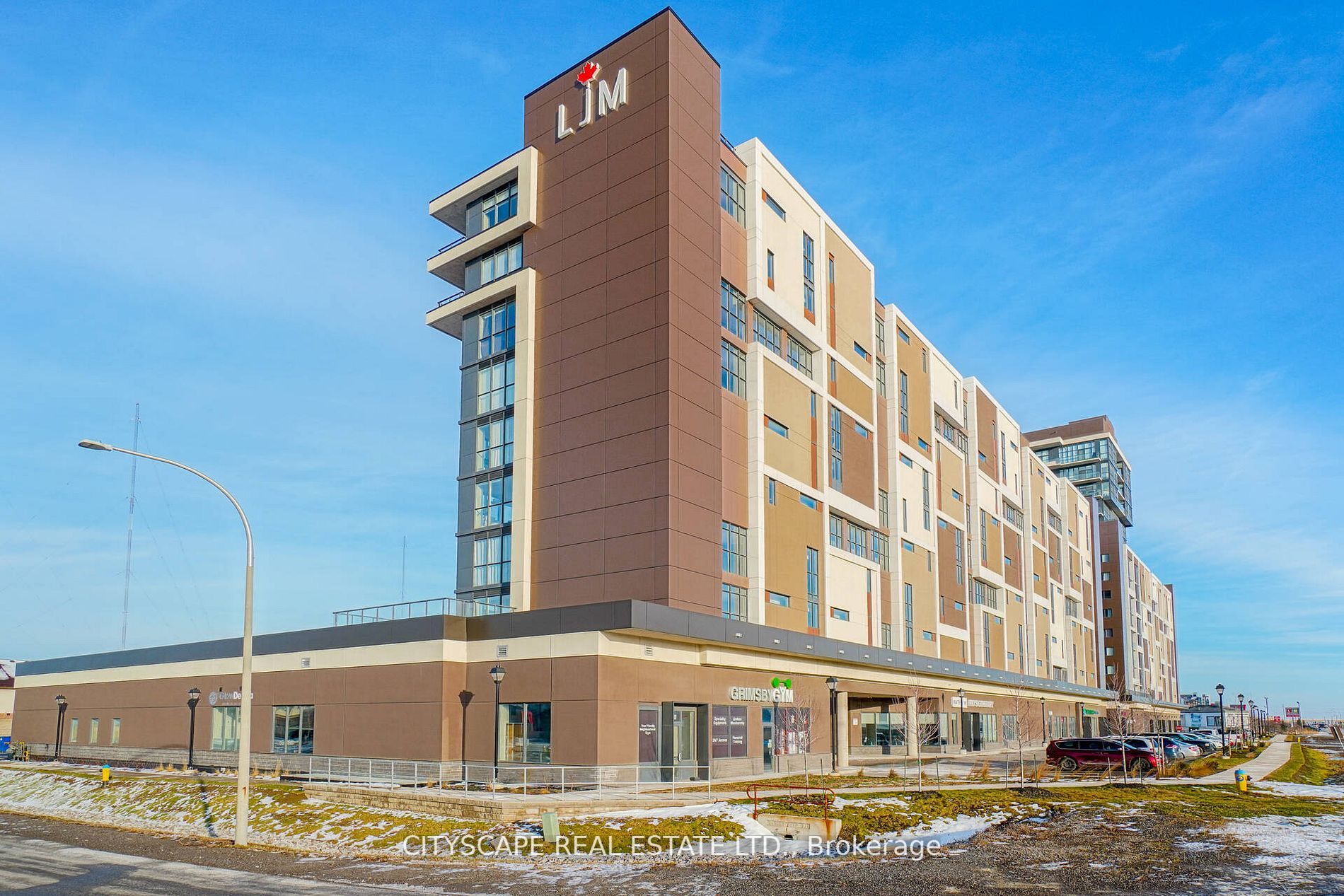 560 North Service Rd, #802