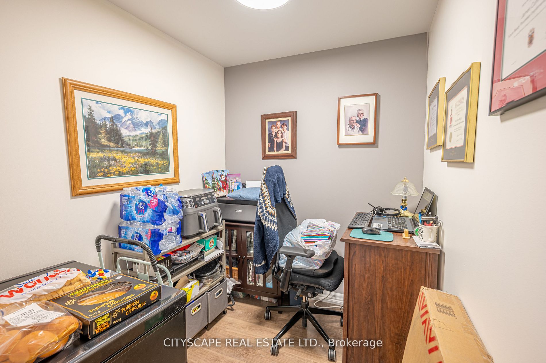 560 North Service Rd, #802