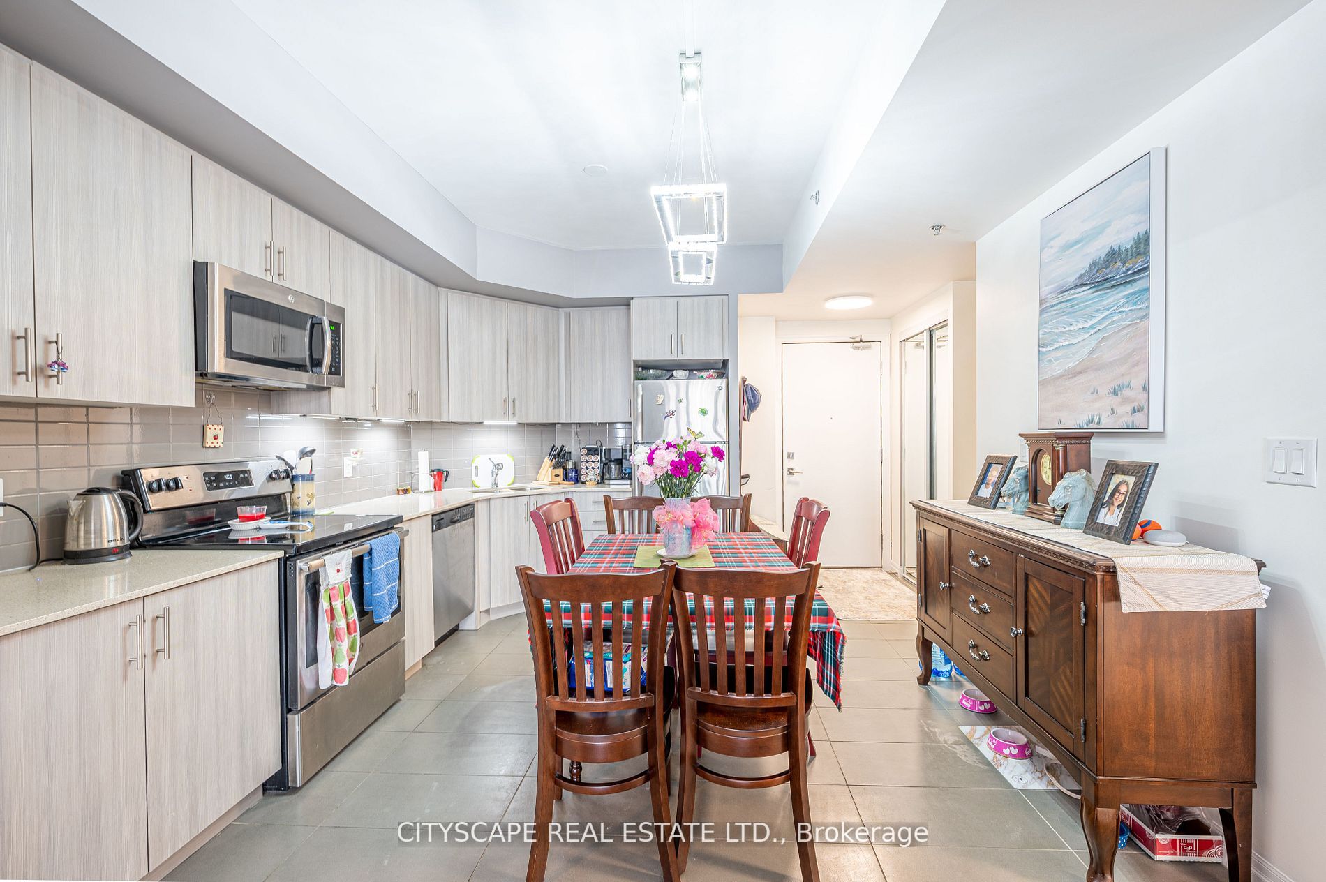 560 North Service Rd, #802