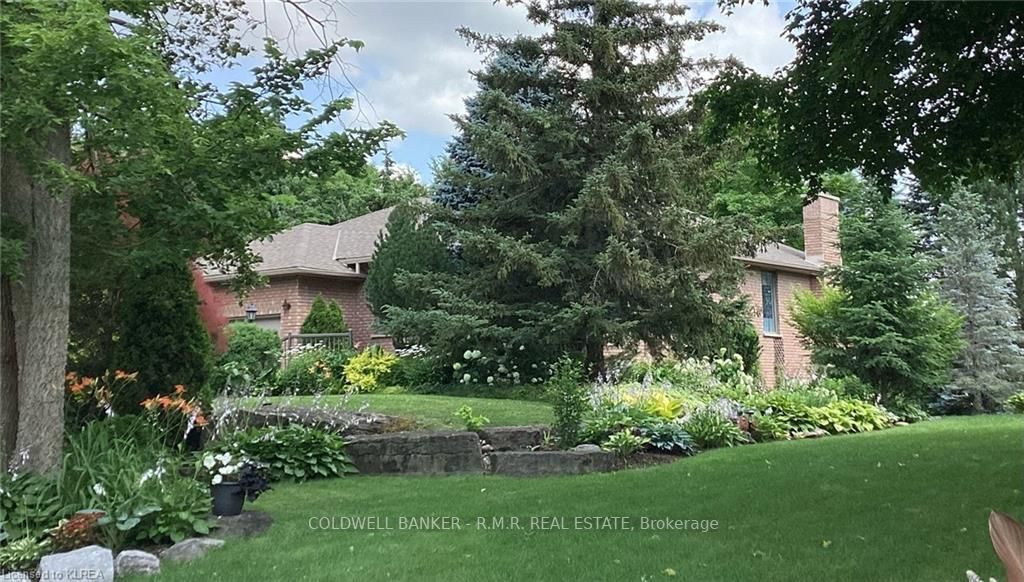 6 Huntingwood Cres