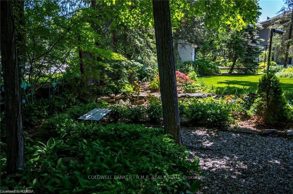 6 Huntingwood Cres