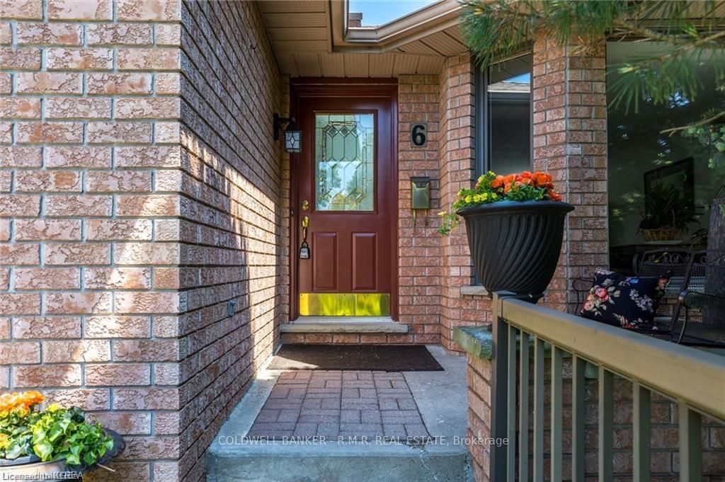 6 Huntingwood Cres