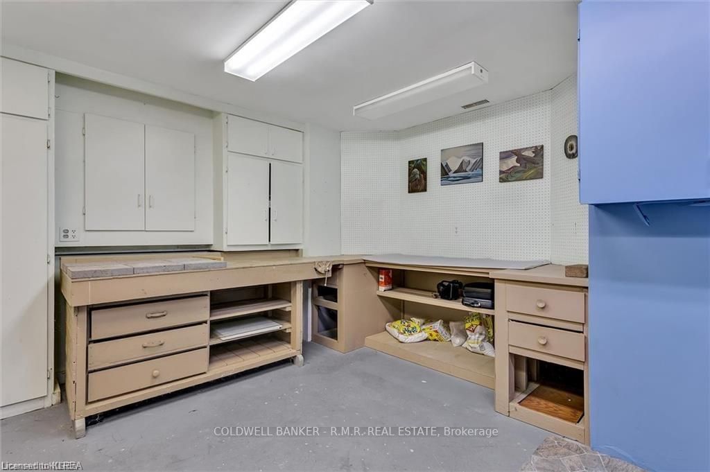 6 Huntingwood Cres