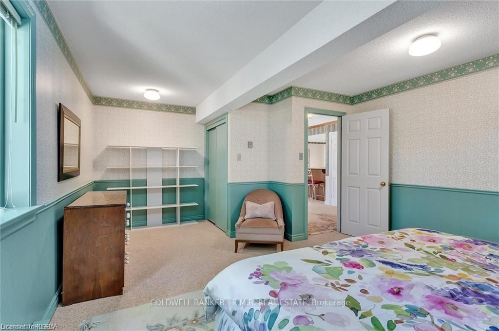 6 Huntingwood Cres