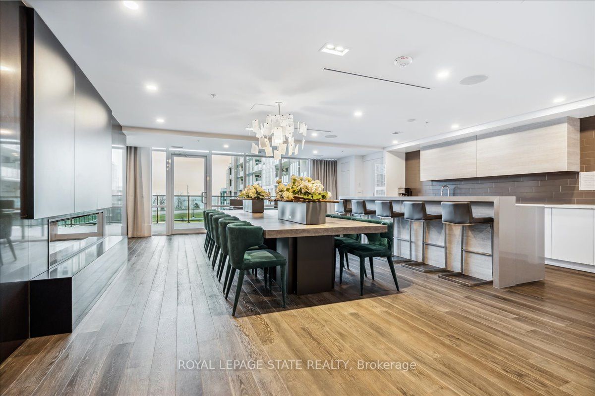 16 Concord Pl, #150