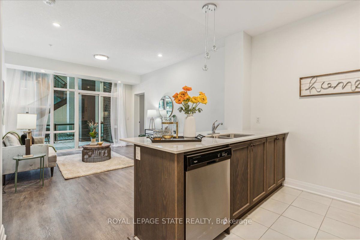 16 Concord Pl, #150