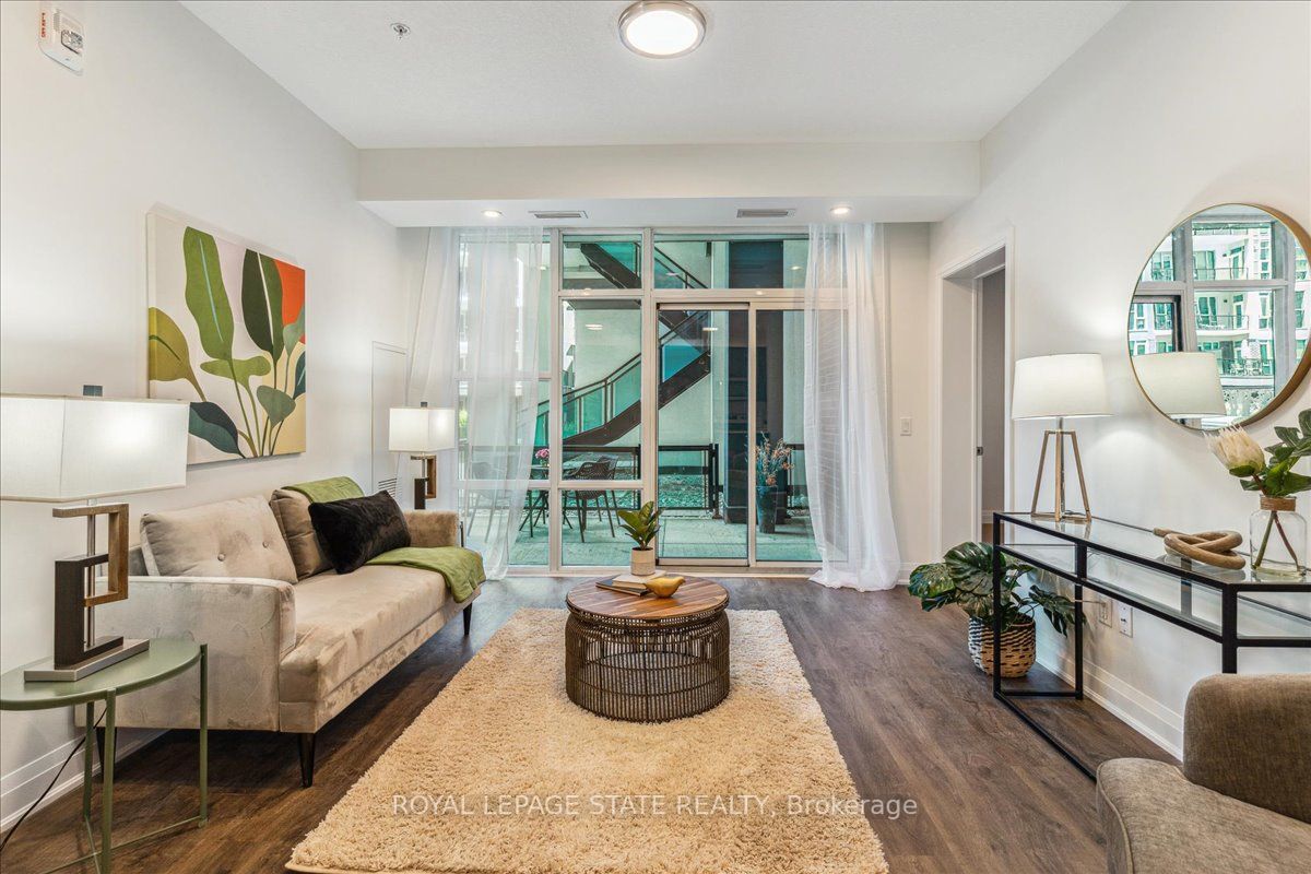 16 Concord Pl, #150