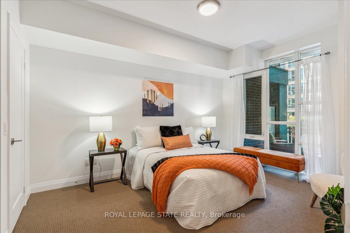 16 Concord Pl, #150