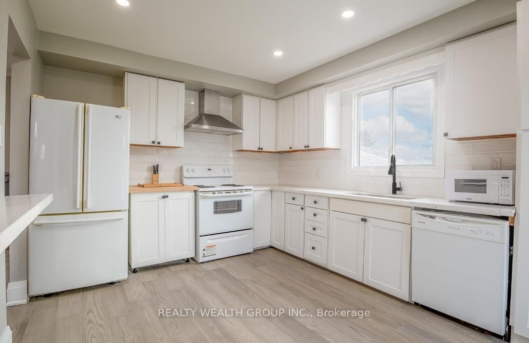 50 Belleville St