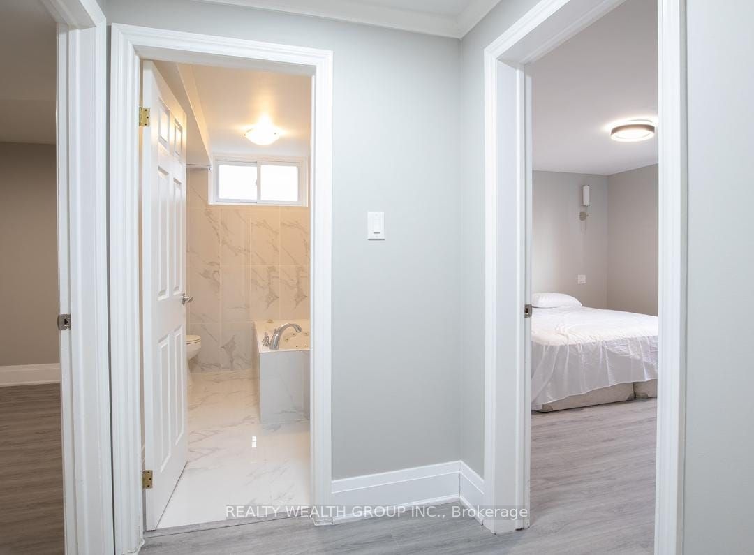 50 Belleville St