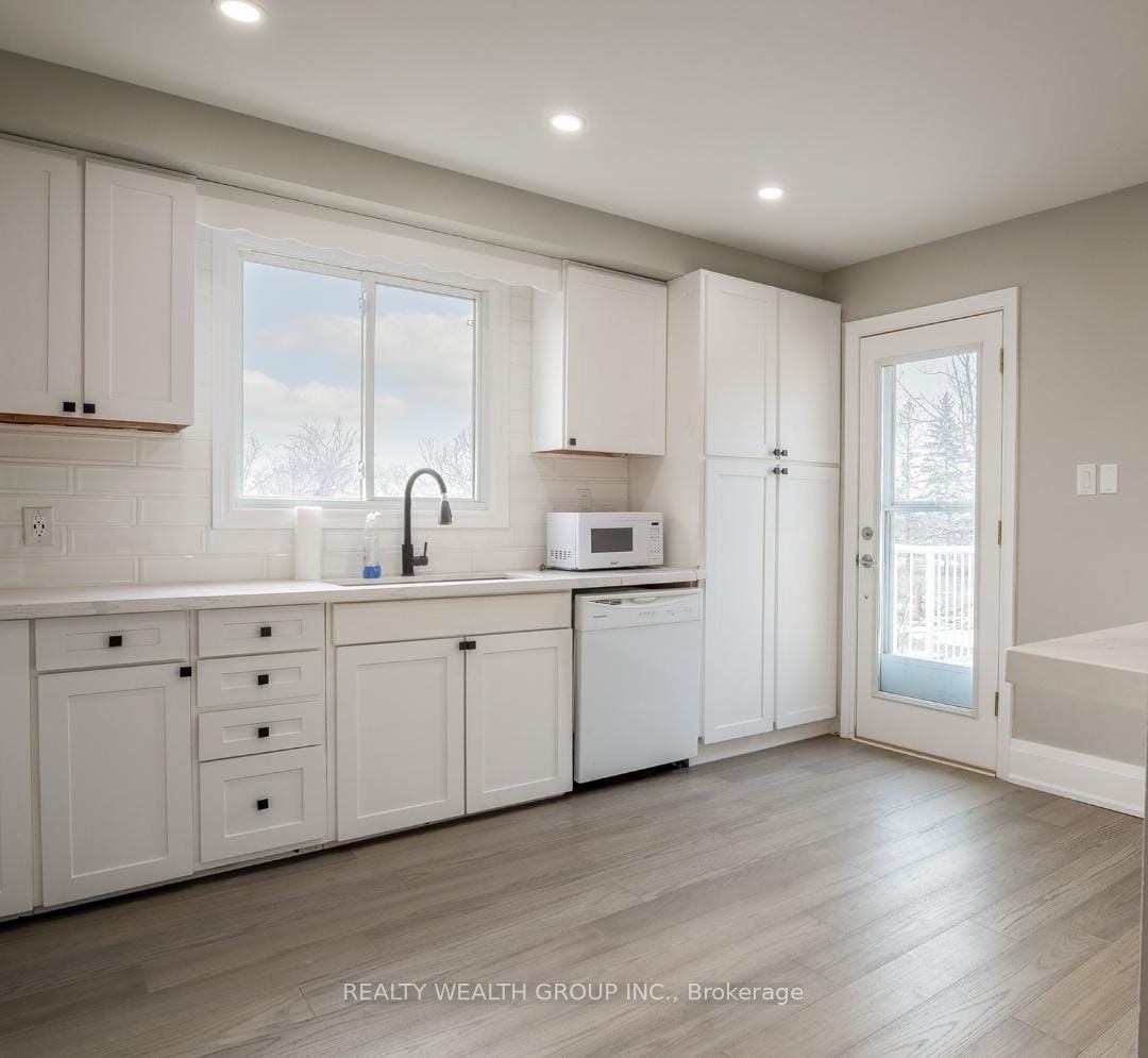 50 Belleville St