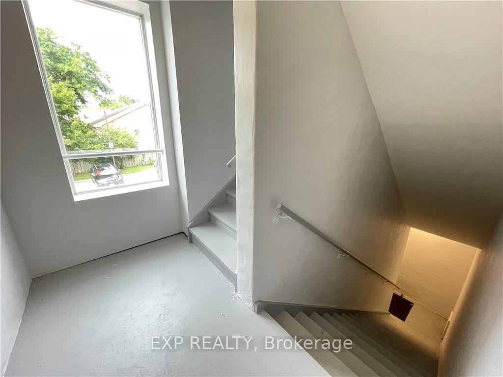 35 Main St N, #21