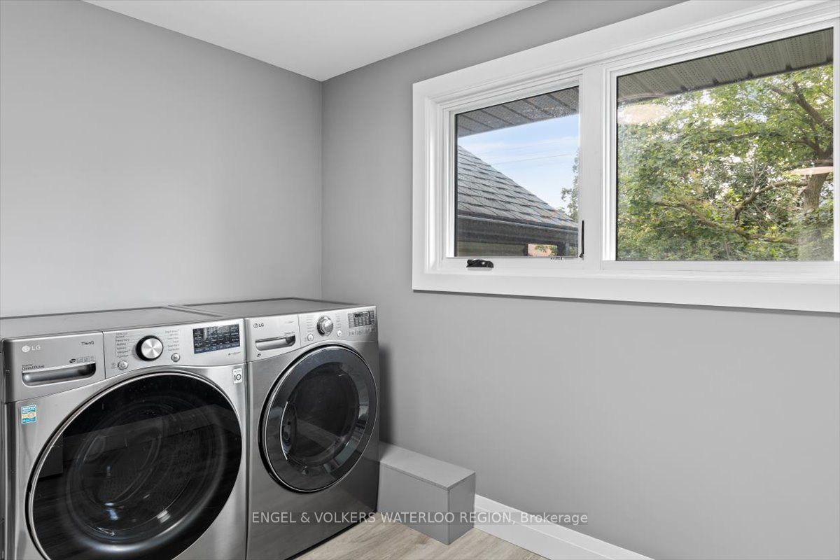 6 Applewood Ave