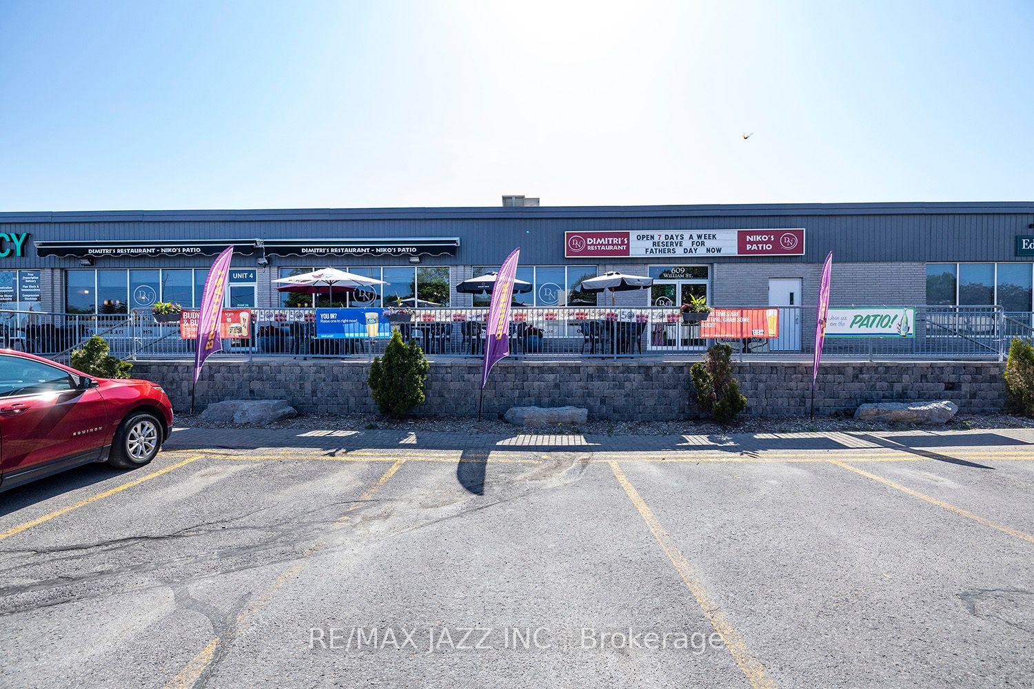 609 William St