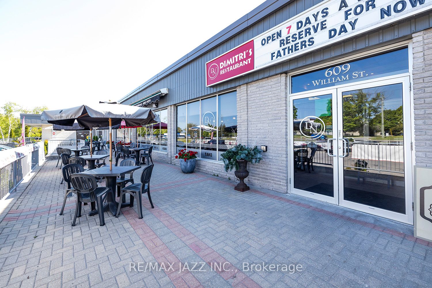 609 William St